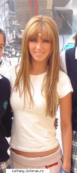 Despre ANAHI - aida - Annie