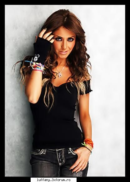 Despre ANAHI - te iubesc anny! - Annie