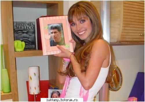 mia colluci - Este unica fiica a unui om de afaceri din lumea - Mia Colucci